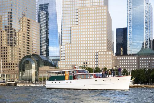 Enjoy luxury and comfort on this New York motor boat rental