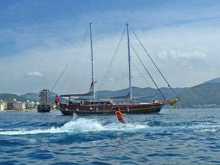 Enjoy luxury and comfort on this {location_city} {boat_type} boat rental