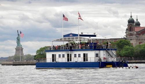 Discover Jersey City surroundings on this Custom ustom boat