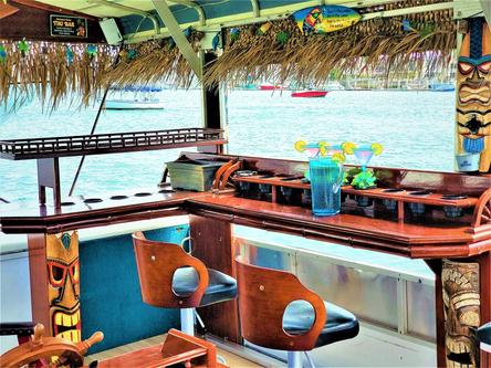 This 24.0' Godfrey cand take up to 6 passengers around Newport Beach
