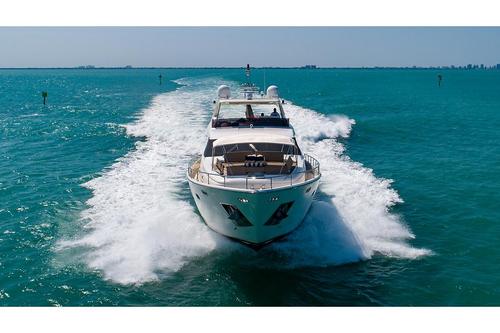 Motor yacht boat for rent in Miami Beach