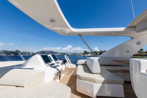 70.0 feet AZIMUT in great shape