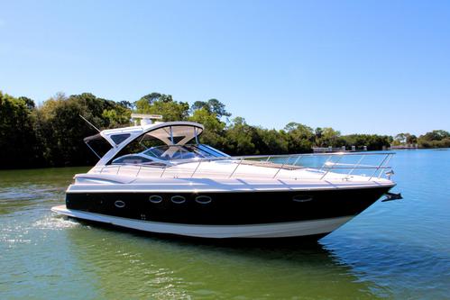 Enjoy your day out on water onboard Regal 40
