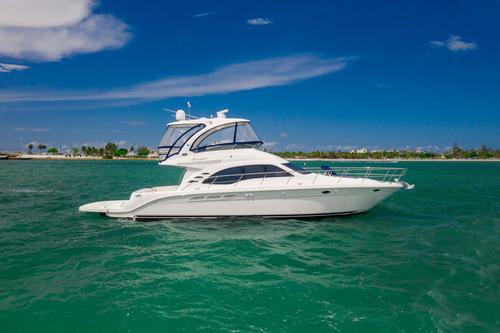 Boat rental in Miami, FL
