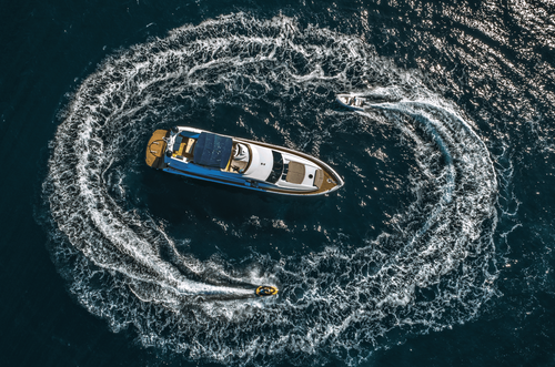 Discover Sag Harbor surroundings on this 85 Sunseeker boat