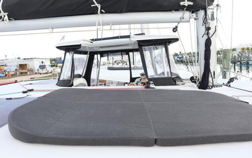 This 42.0' Lagoon cand take up to 8 passengers around Marsh Harbour