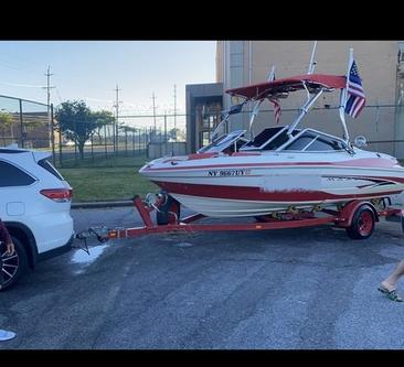 Boating is fun with a Bow rider in Howard Beach