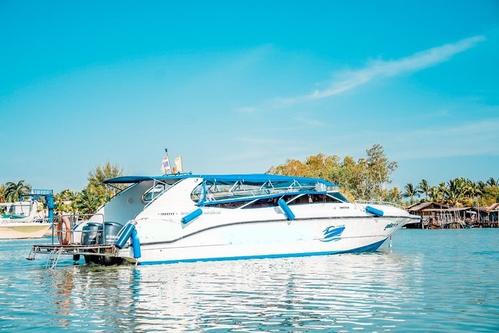 Boat rental in Phuket, 