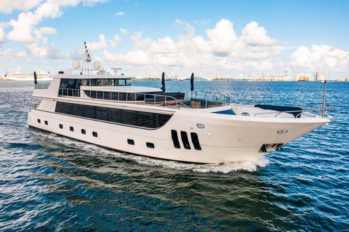Custom's 112.0 feet in Nassau