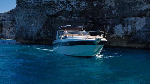 Boating is fun with a Motor yacht in Mellieha