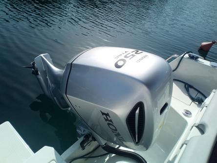 Discover Sumartin surroundings on this 750 open Atlantic boat