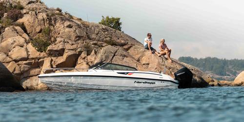 Bow rider boat for rent in Paros