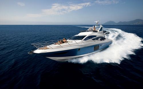 FLYBRIDGE, EXCELLENCE, SLEEK, COMFORT, LUXURY.