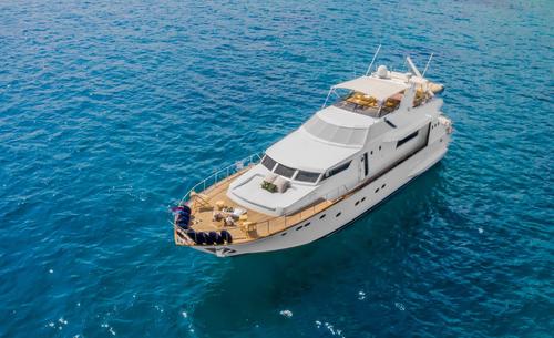 82.03 feet Daily & Weekly Charter in great shape