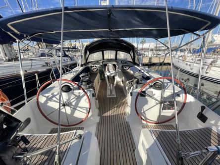 This 49.21' Beneteau cand take up to 8 passengers around València