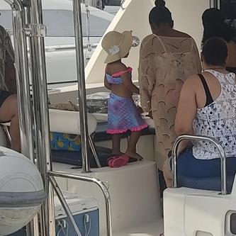 This 39.0' Leopard 39 cand take up to 8 passengers around Victoria