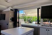 Discover Charlotte Amalie surroundings on this 47 SAONA boat