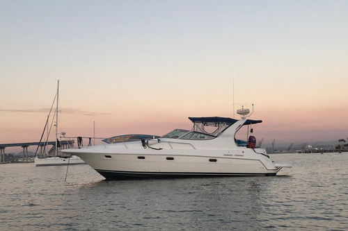 Private 40t Cruisers Yacht w/USCG Licensed Captain