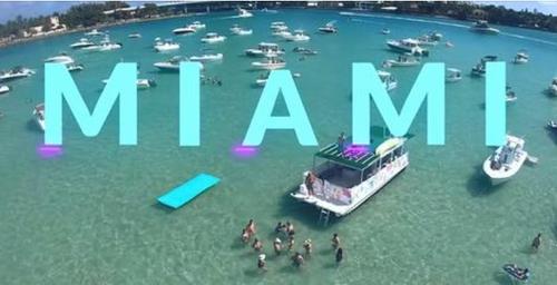 Spacious Tritoon for up to 12 people / Sandbar