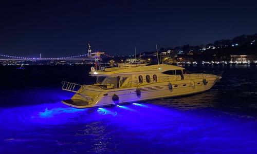 This 62.0' Princess cand take up to 8 passengers around Göcek