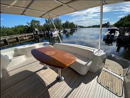 Up to 12 persons can enjoy a ride on this Sea Ray boat