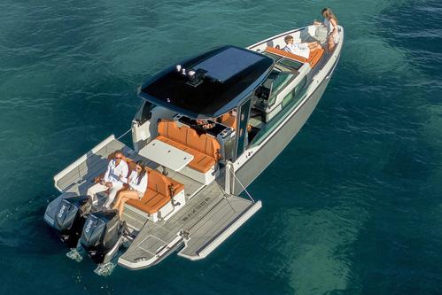 Up to 9 persons can enjoy a ride on this Motor boat boat
