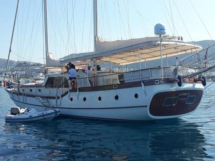 Up to 8 persons can enjoy a ride on this Gulet boat