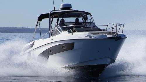 Up to 11 persons can enjoy a ride on this Motor boat boat