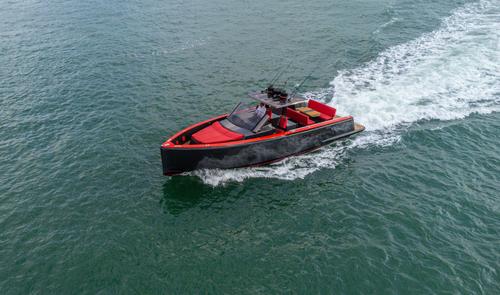Up to 12 persons can enjoy a ride on this Classic boat