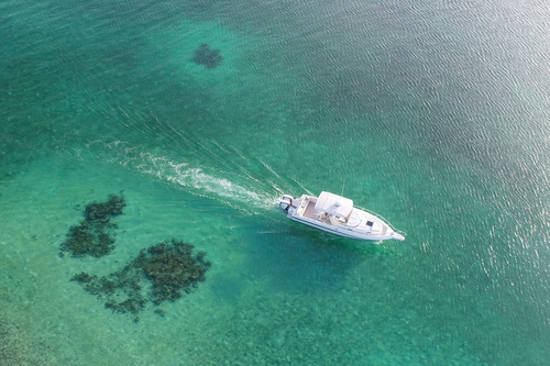 Boat rental in Dunmore Town, 