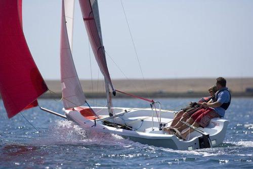 Boating is fun with a Daysailer / Weekender in Miami