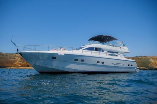 LUXURY FLYBRIDGE