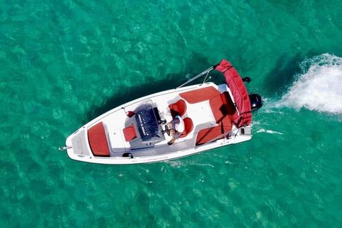 This 19.5' Poseidon cand take up to 9 passengers around Άγιος Νικόλαος