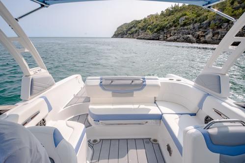 Up to 9 persons can enjoy a ride on this Bow rider boat