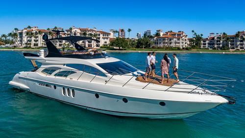 62.0 feet Azimut in great shape