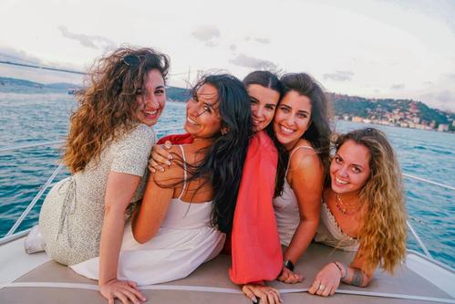 Boating is fun with a Cruiser in Istanbul