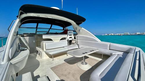 Discover Cancun surroundings on this Sundancer 470 Sea Ray boat