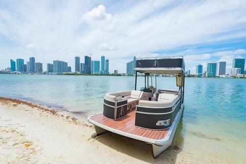 Pontoon boat rental in Sea Isle Marina & Yachting Center, FL