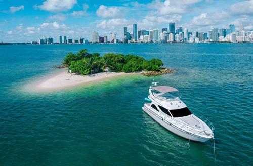 Boating is fun with a Flybridge in Miami