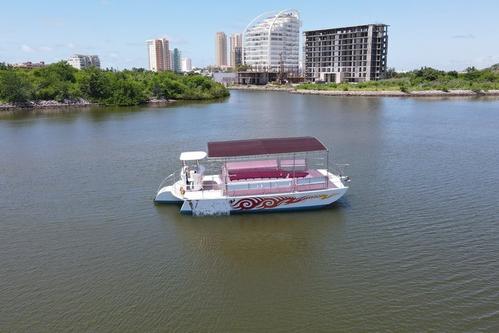 Motor boat boat rental in Mazatlan, Mexico