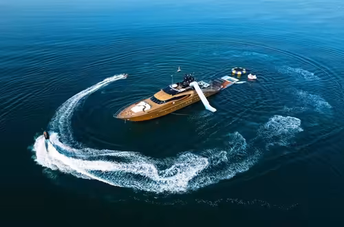 This 136.0' CUSTOM cand take up to 35 passengers around Dubai