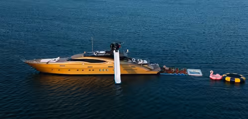 CUSTOM's 136.0 feet in Dubai