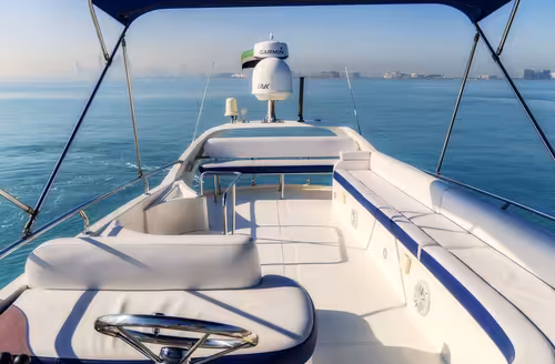 This 50.0' CUSTOM cand take up to 19 passengers around Dubai