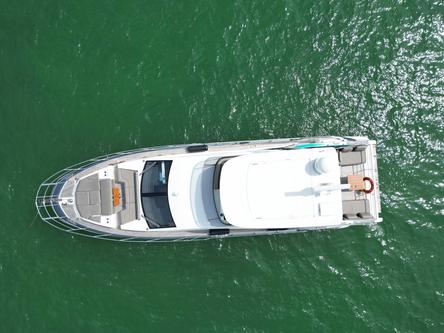 60.0 feet Azimut in great shape