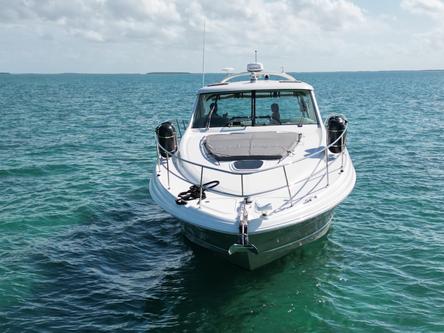 Up to 12 persons can enjoy a ride on this Sea Ray boat
