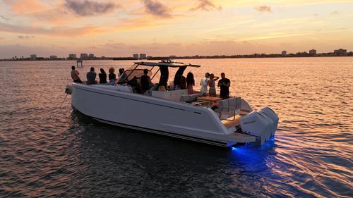 Modern & New Pardo 38 - Perfect Day Yacht
