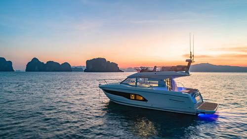42.0 feet Prestige Yachts in great shape
