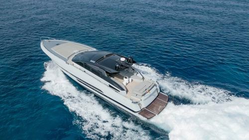 Boating is fun with a Motor yacht in Ibiza