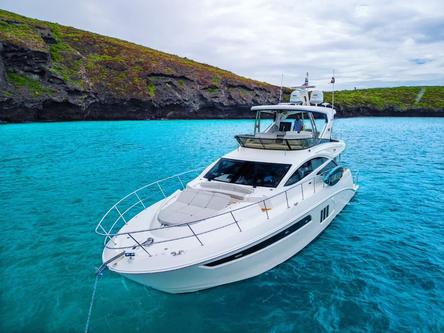 Motor yacht boat rental in La Paz, Mexico