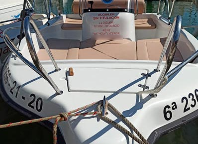 Discover Sitges surroundings on this 15 Custom boat